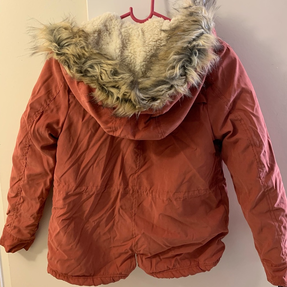 A fall/winter jacket - Picture 3 of 3